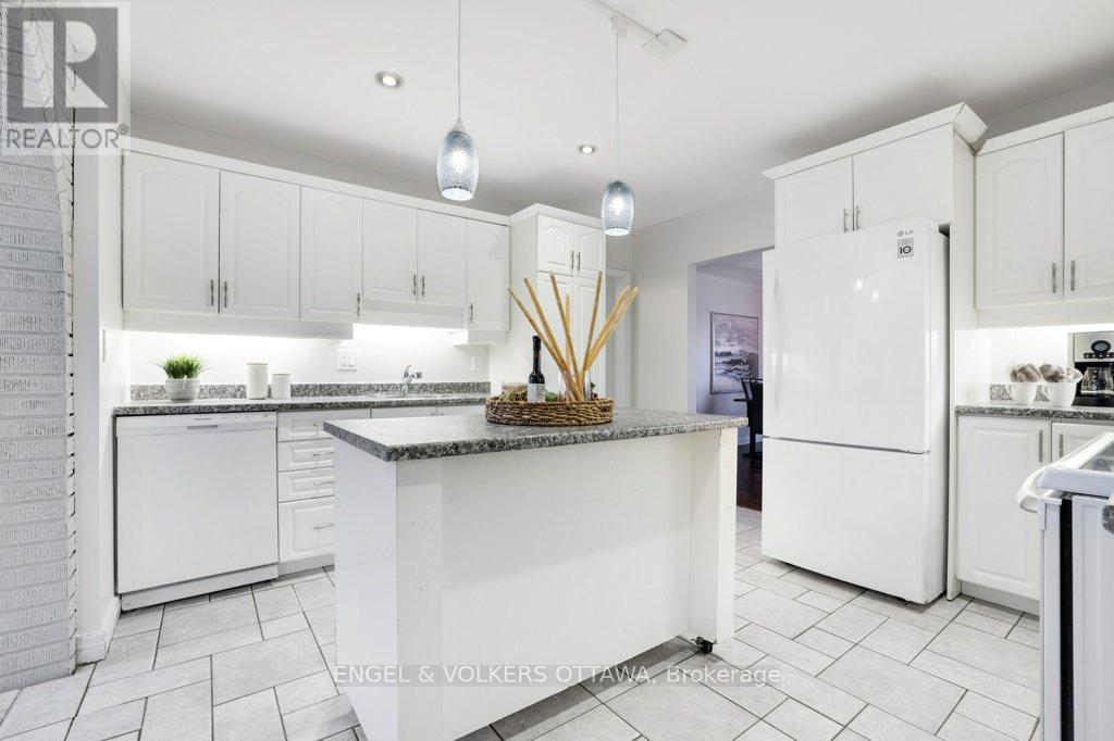 968 Arkell Street, Ottawa, Ontario  K2B 5R3 - Photo 15 - X13100938