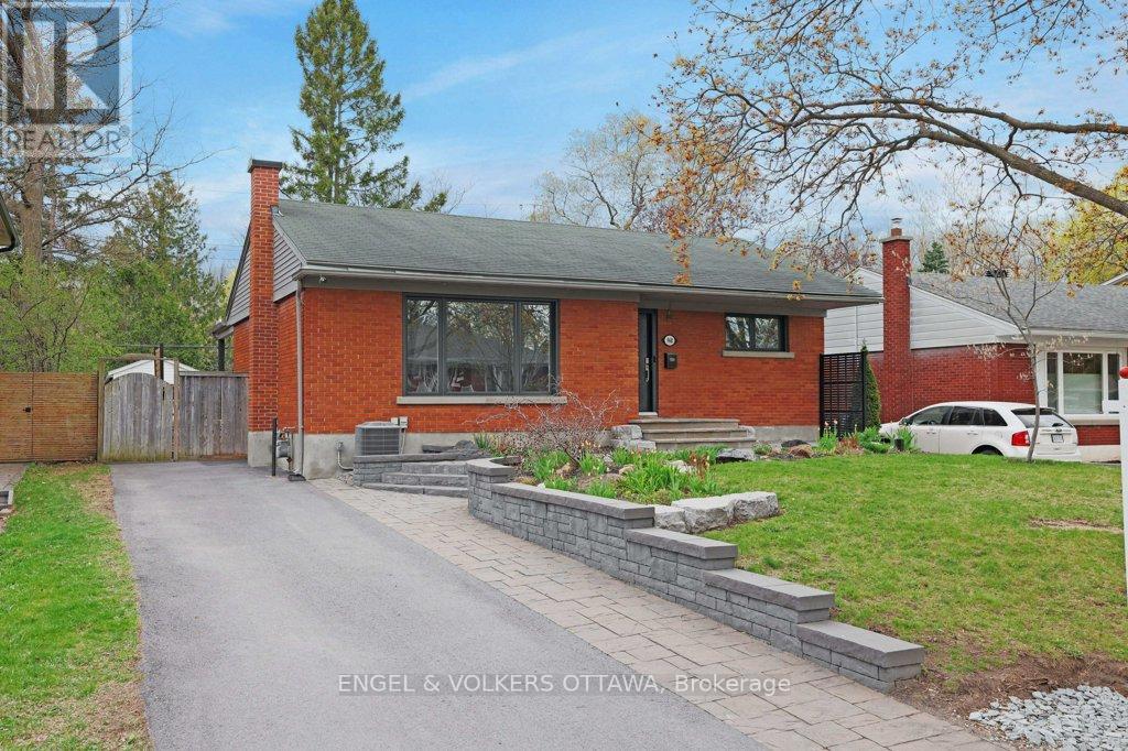 968 Arkell Street, Ottawa, Ontario  K2B 5R3 - Photo 2 - X13100938