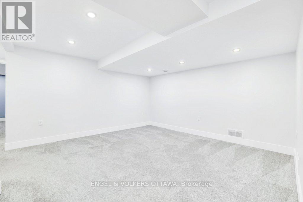 968 Arkell Street, Ottawa, Ontario  K2B 5R3 - Photo 28 - X13100938