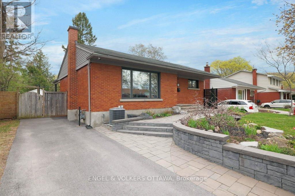 968 Arkell Street, Ottawa, Ontario  K2B 5R3 - Photo 3 - X13100938