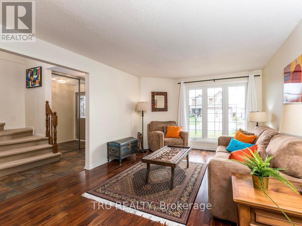 14 Hyannis Avenue, Ottawa, Ontario  K2J 2W8 - Photo 3 - X13100940