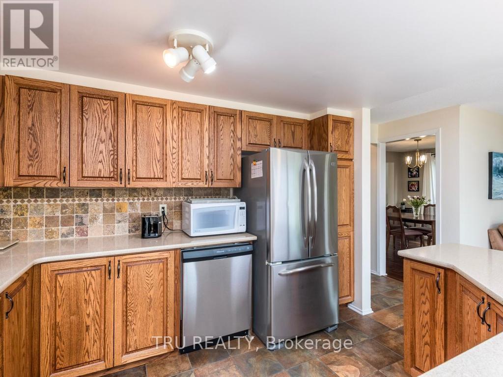 14 Hyannis Avenue, Ottawa, Ontario  K2J 2W8 - Photo 6 - X13100940