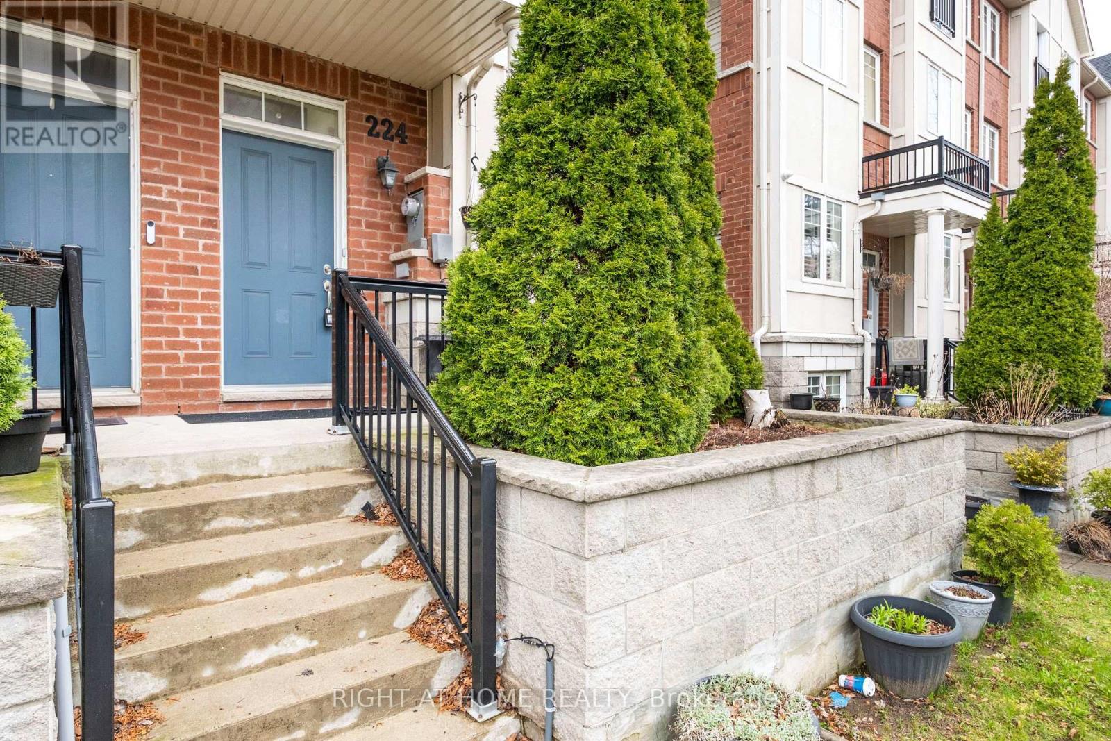 224 Dairy Drive, Toronto, Ontario  M1L 0G4 - Photo 2 - E13100800