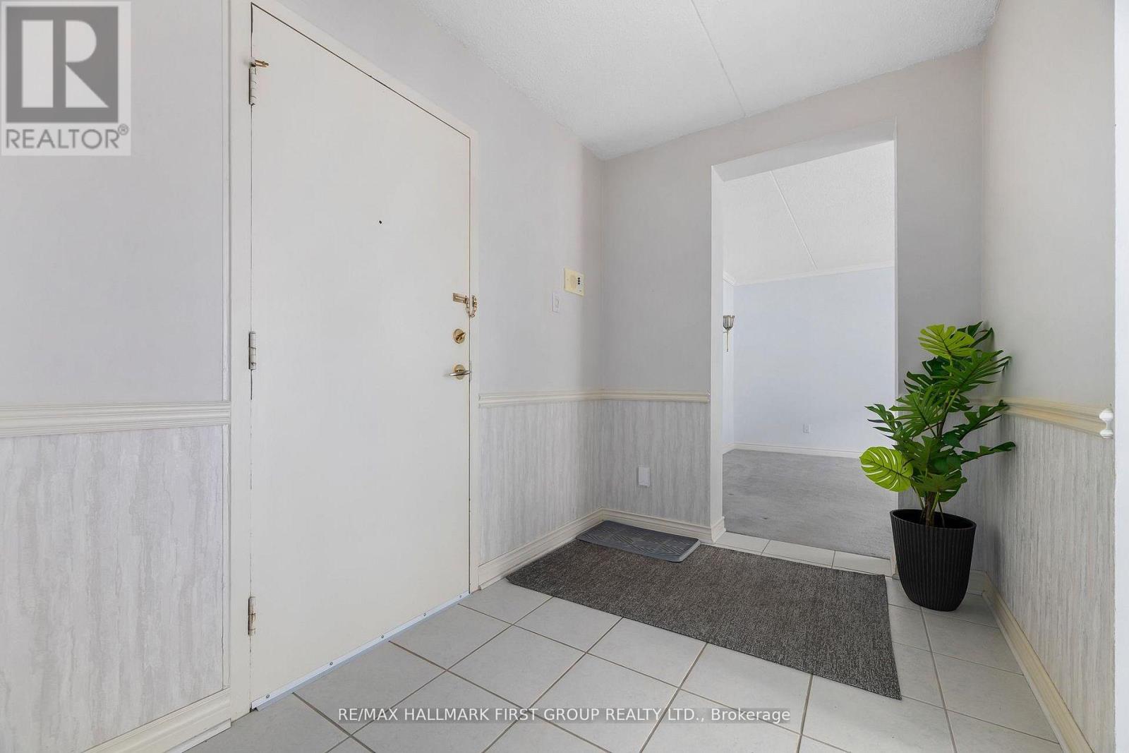 102 - 580 Mary Street E, Whitby, Ontario  L1N 2R3 - Photo 3 - E13100804