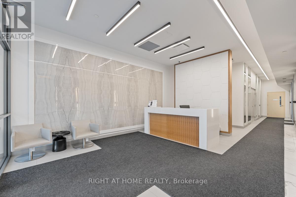312 - 10 Meadowglen Place, Toronto, Ontario  M1G 0A8 - Photo 3 - E13100812