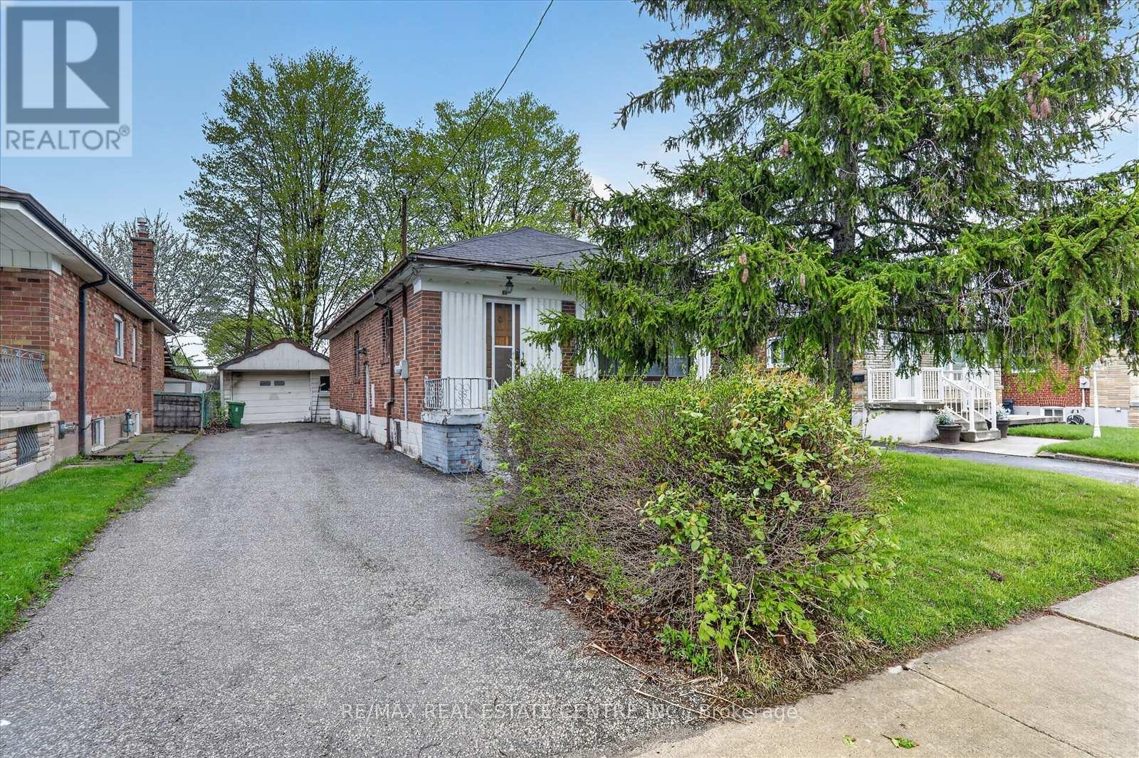 88 Ellendale Drive, Toronto, Ontario  M1P 1N5 - Photo 2 - E13100912