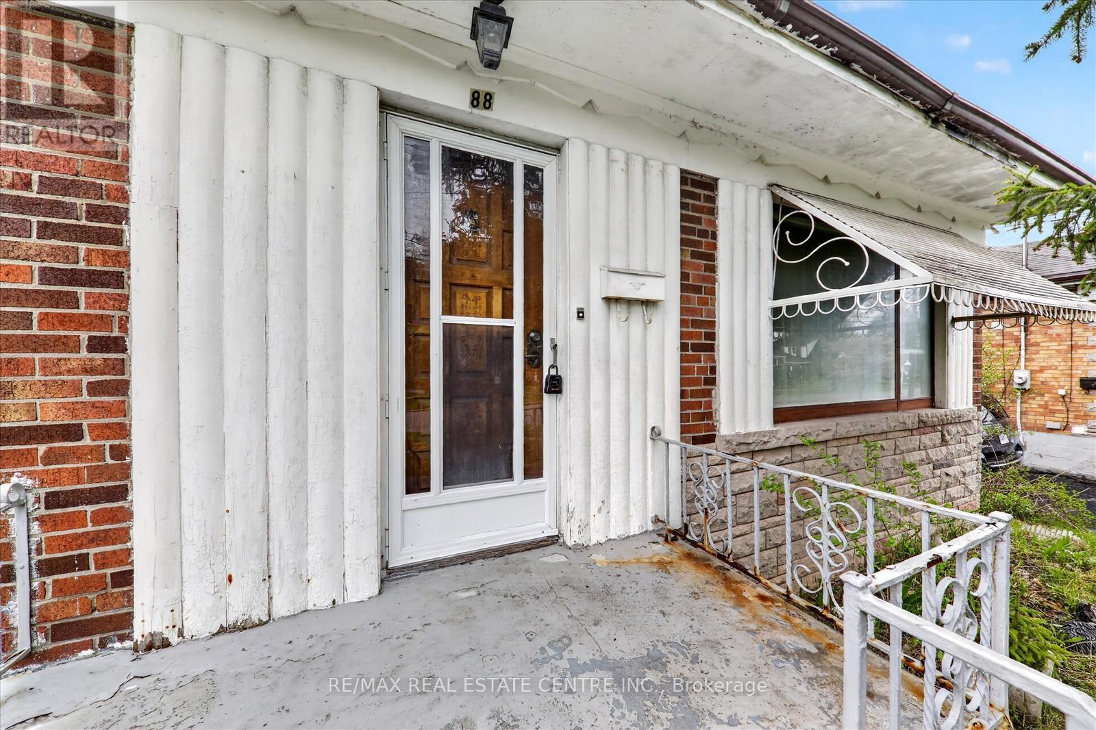 88 Ellendale Drive, Toronto, Ontario  M1P 1N5 - Photo 6 - E13100912
