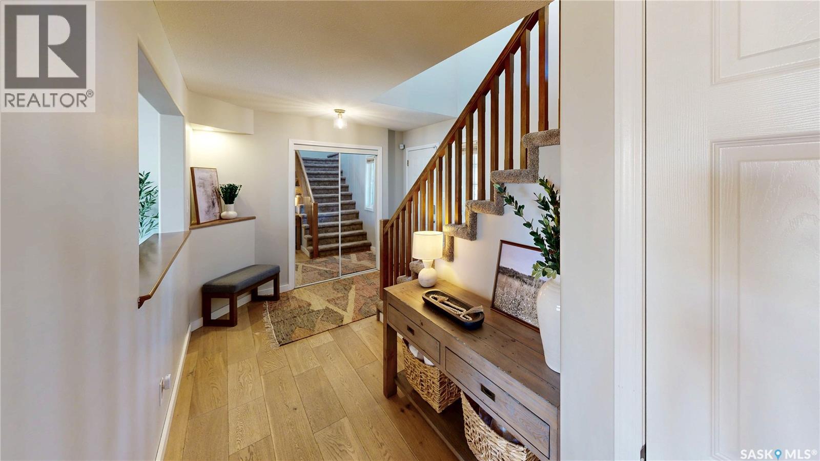 7014 Wascana Cove Drive, Regina, Saskatchewan  S4V 3E9 - Photo 3 - SK035276