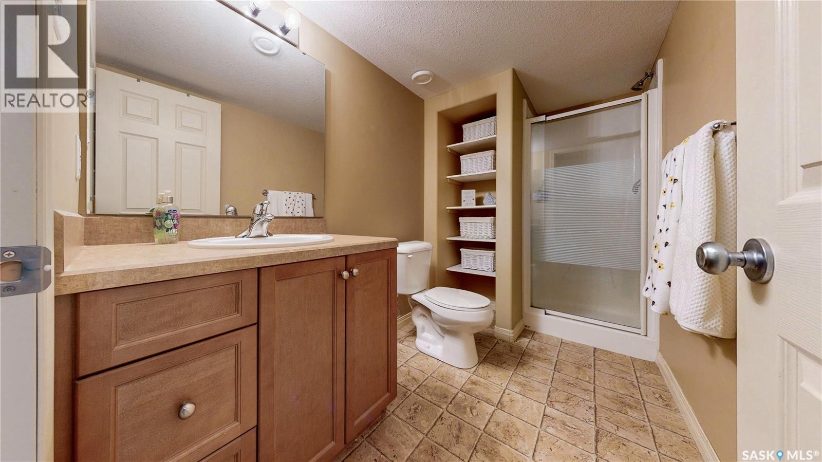 7014 Wascana Cove Drive, Regina, Saskatchewan  S4V 3E9 - Photo 46 - SK035276