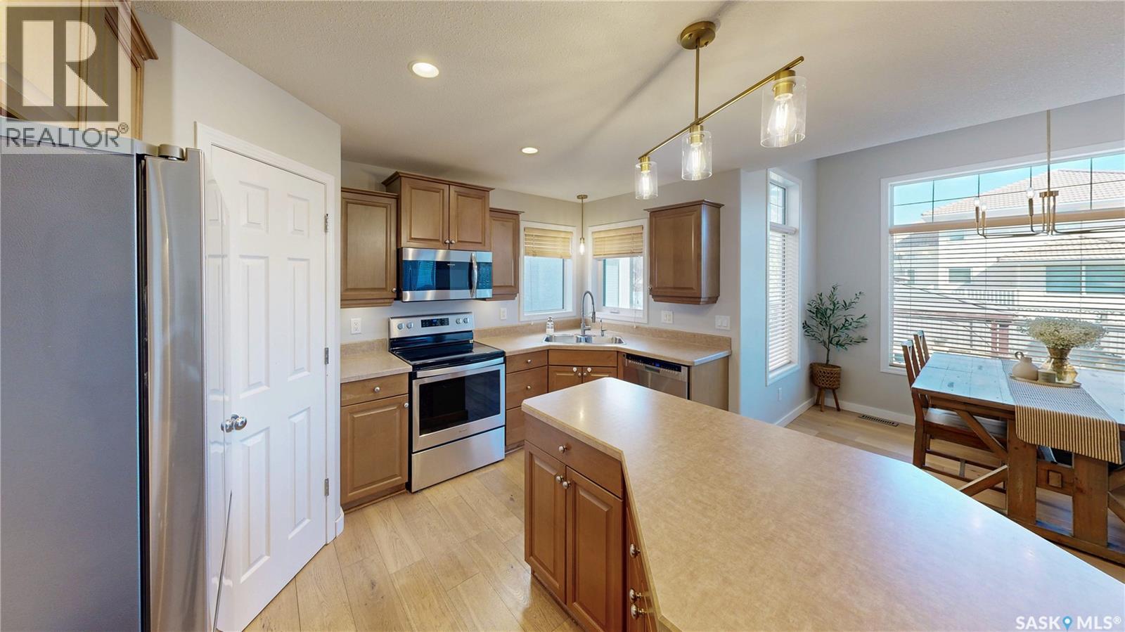 7014 Wascana Cove Drive, Regina, Saskatchewan  S4V 3E9 - Photo 9 - SK035276