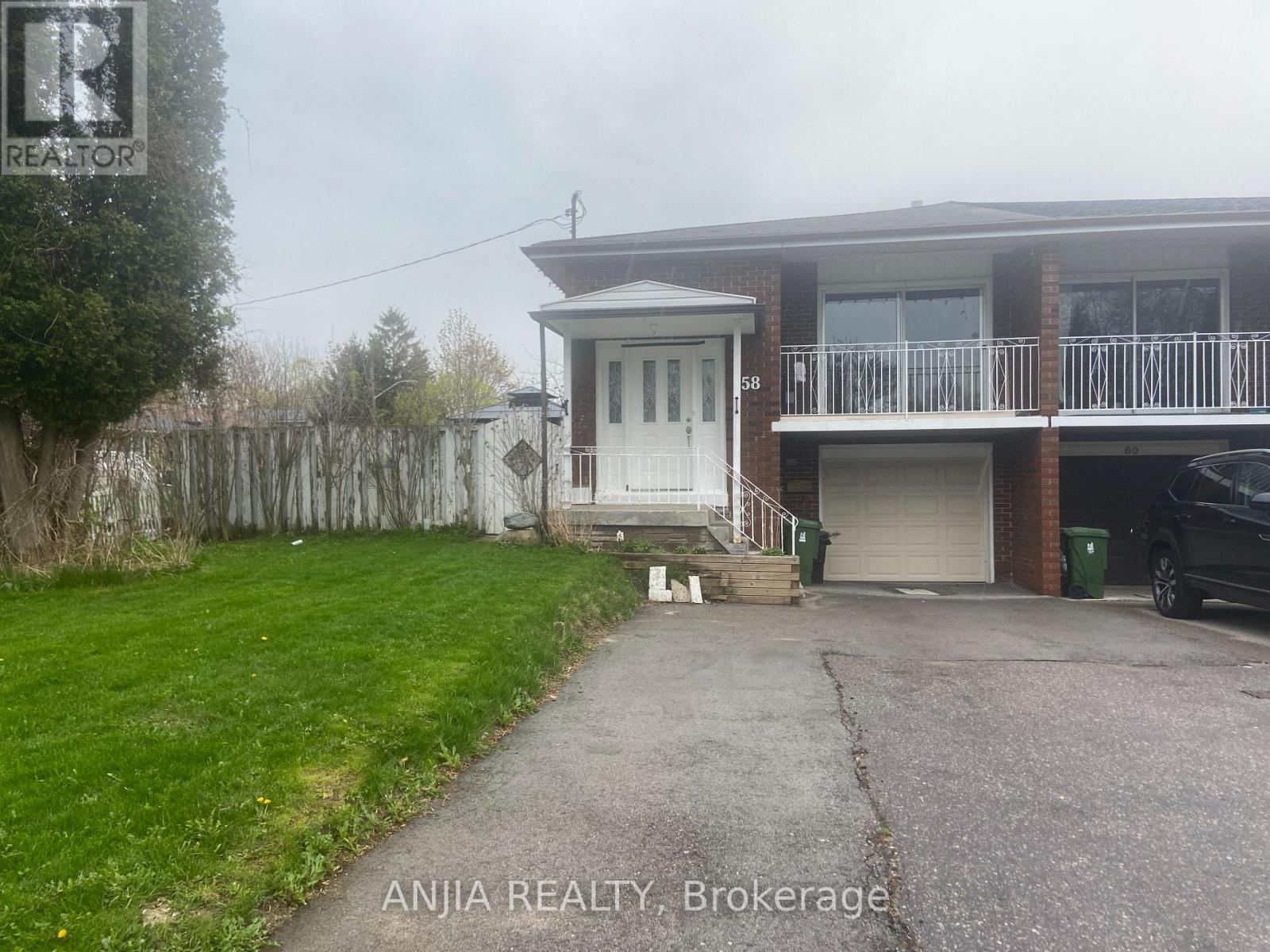 MAIN#2 - 58 KITCHENER ROAD, Toronto, Ontario