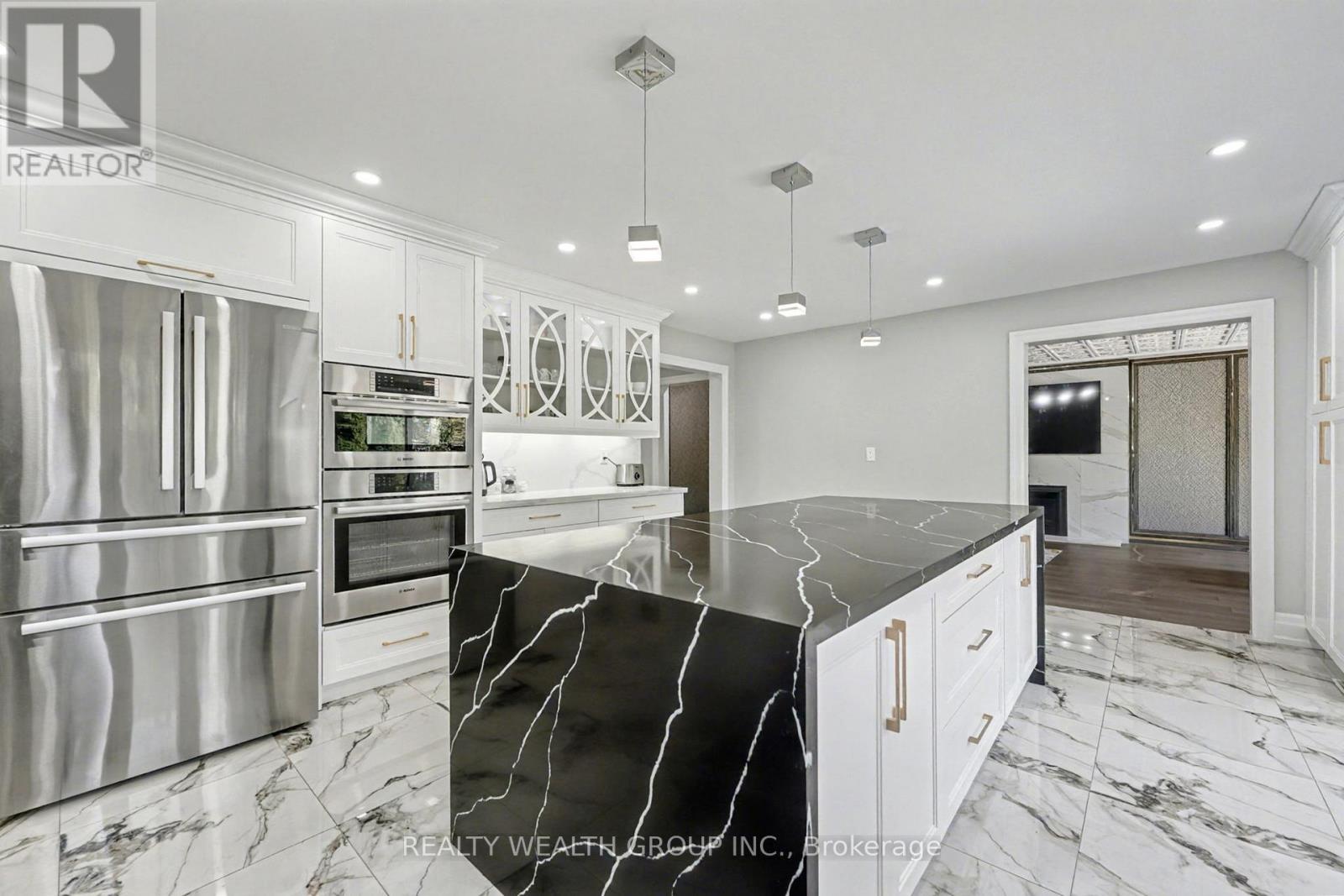 32 Colton Crescent S, Vaughan, Ontario  L4L 3L7 - Photo 10 - N13100922