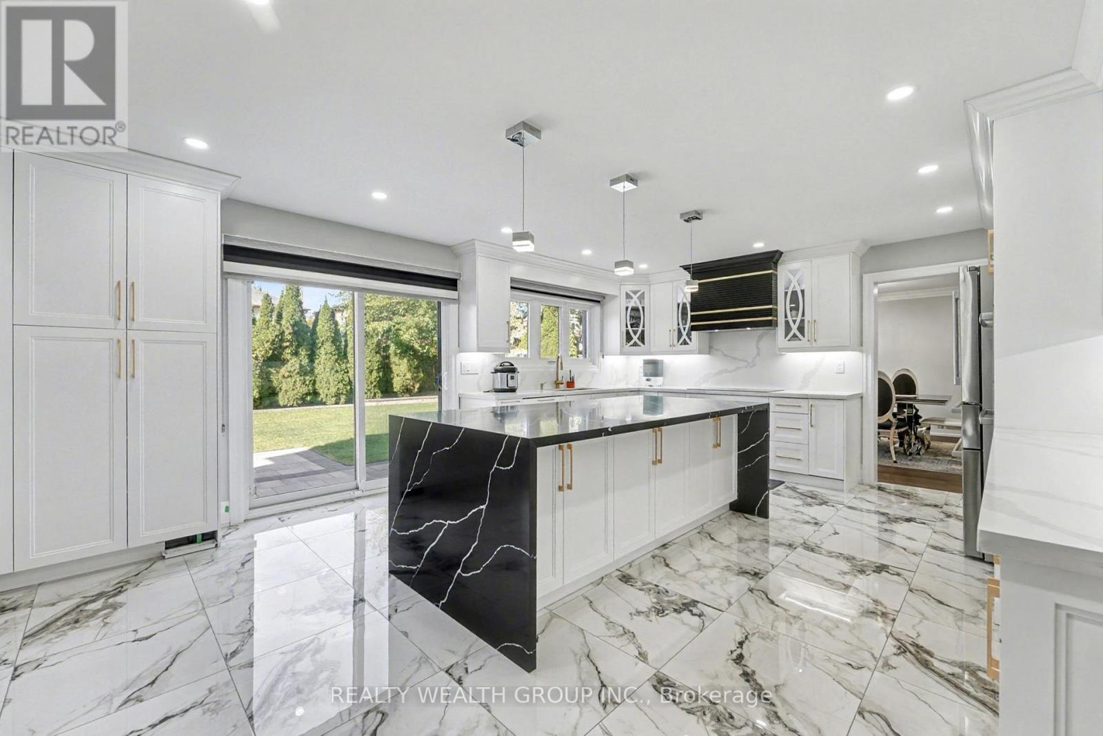 32 Colton Crescent S, Vaughan, Ontario  L4L 3L7 - Photo 7 - N13100922