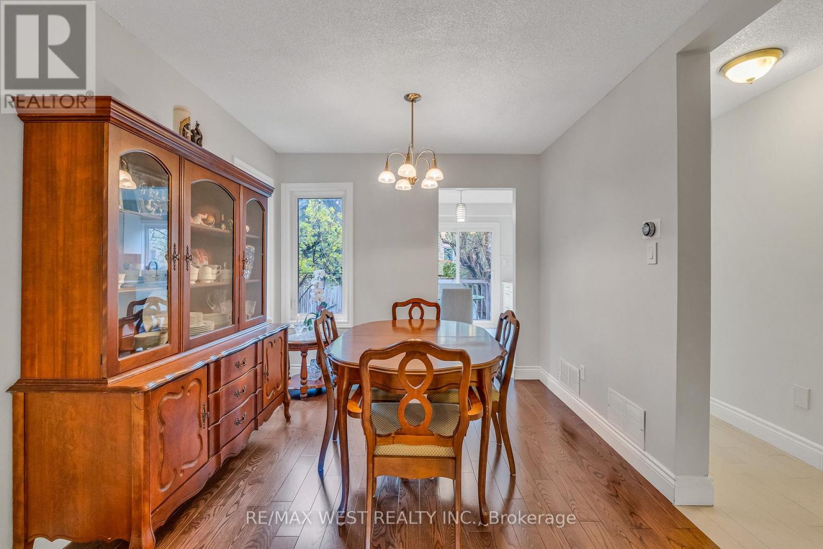 5349 Bullrush Drive, Mississauga, Ontario  L5V 1Z2 - Photo 12 - W13100768