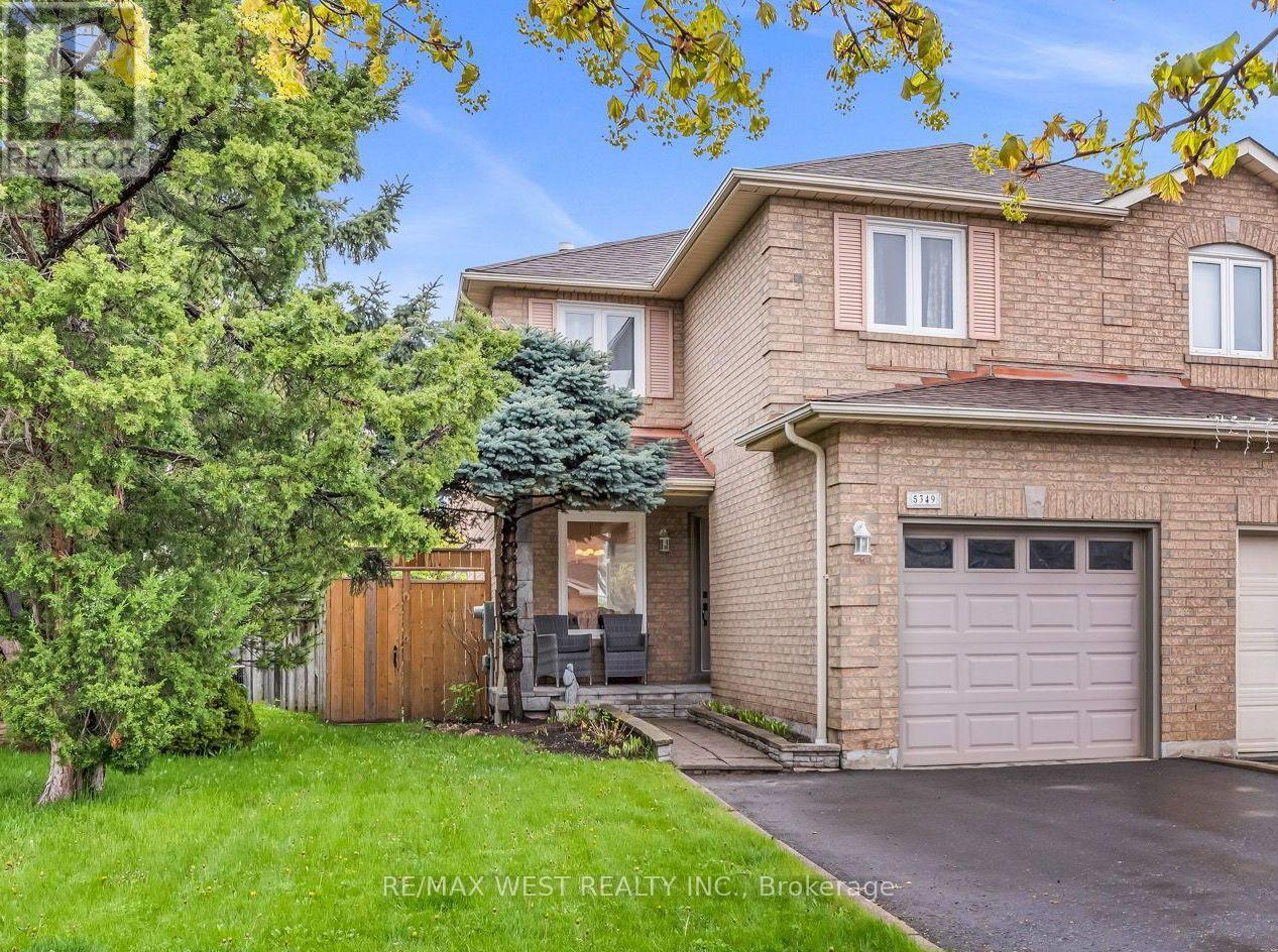 5349 Bullrush Drive, Mississauga, Ontario  L5V 1Z2 - Photo 3 - W13100768