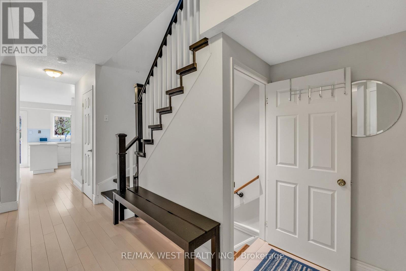 5349 Bullrush Drive, Mississauga, Ontario  L5V 1Z2 - Photo 5 - W13100768