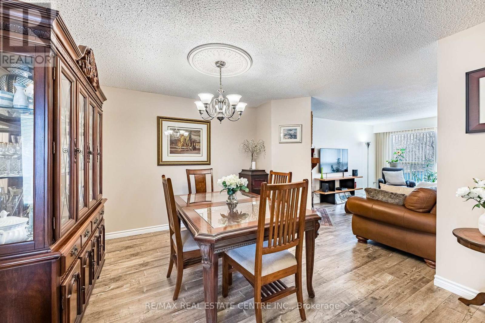 72 Malabar Crescent, Brampton, Ontario  L6S 3X8 - Photo 6 - W13100816