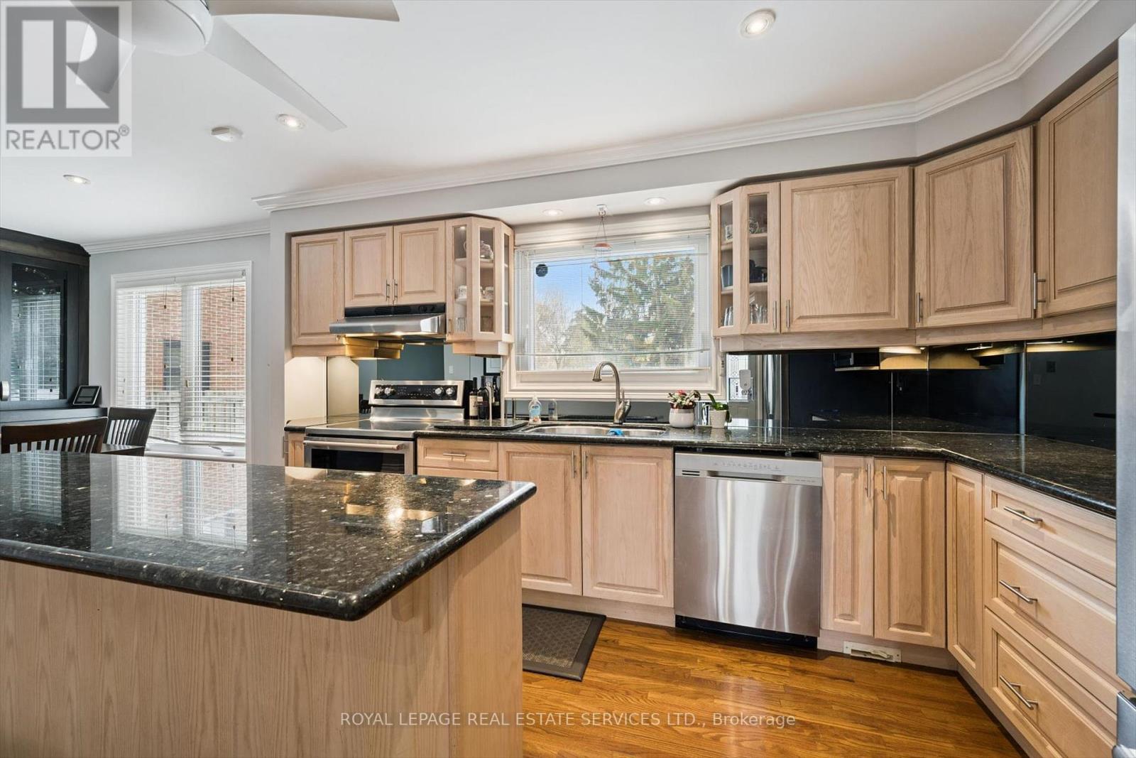 258 Sunrise Crescent, Oakville, Ontario  L6L 3L3 - Photo 17 - W13100914