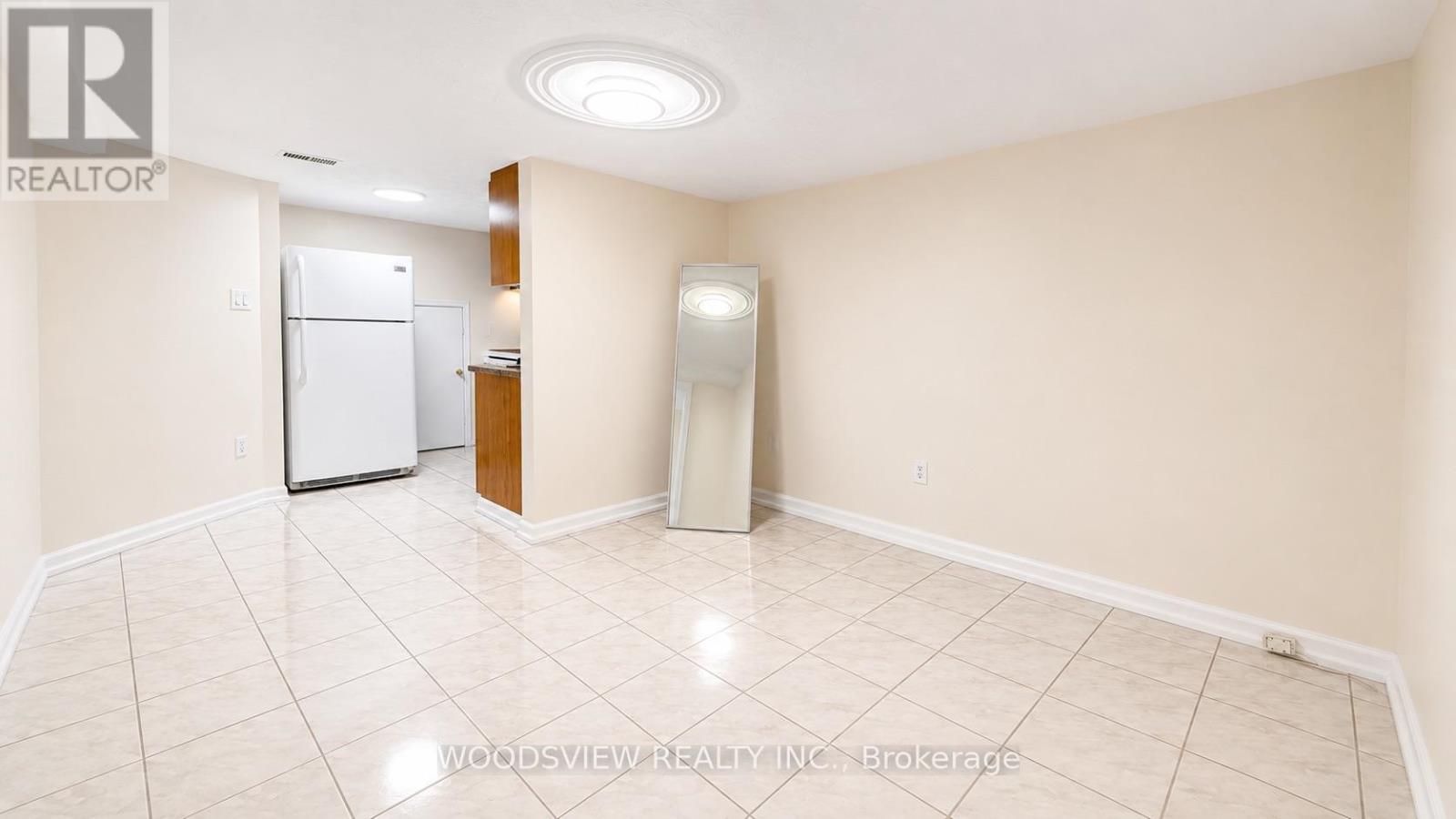 Lower - 58 Lightwood Drive, Toronto, Ontario  M9V 2Z2 - Photo 4 - W13100920