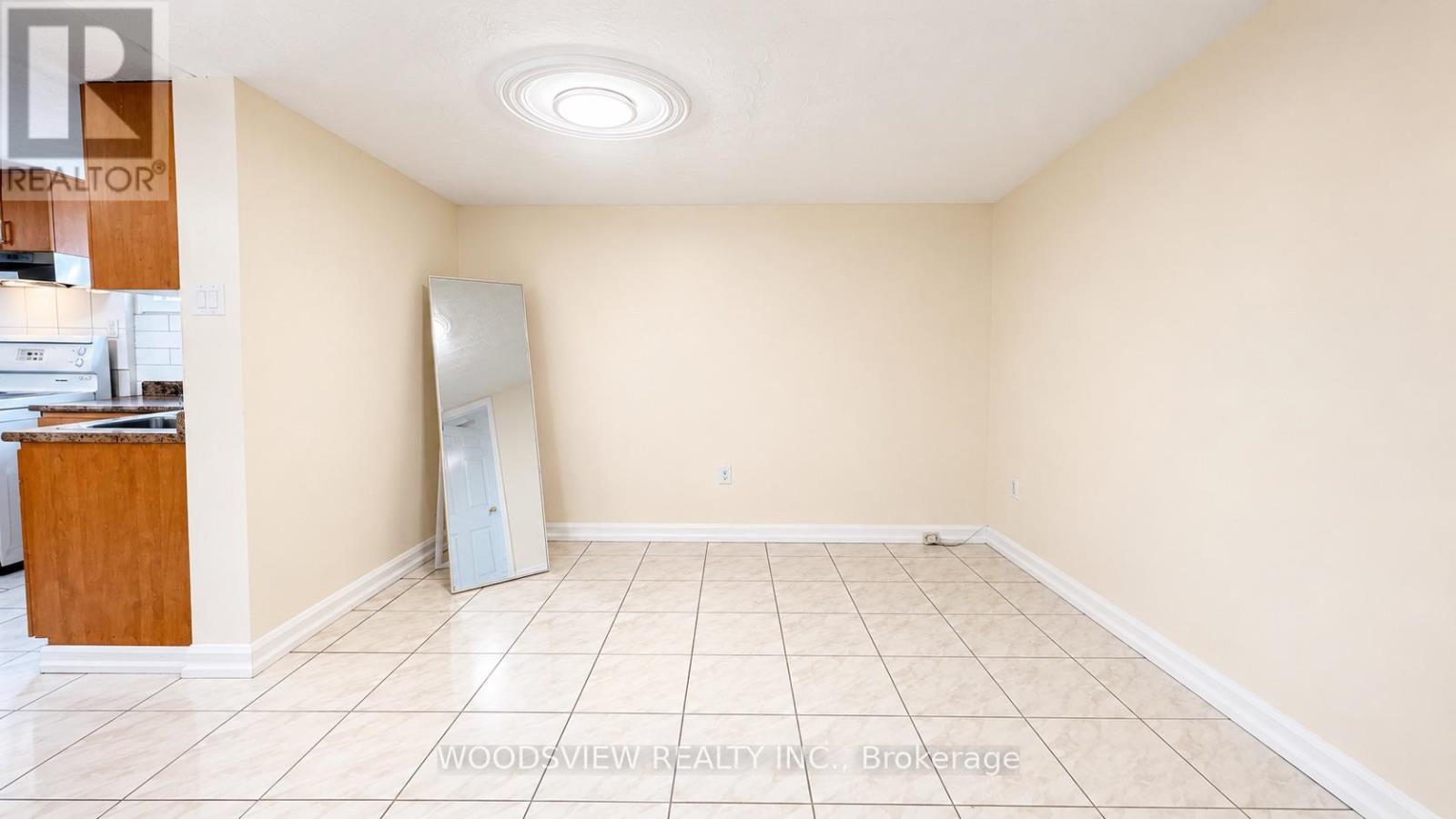 Lower - 58 Lightwood Drive, Toronto, Ontario  M9V 2Z2 - Photo 5 - W13100920