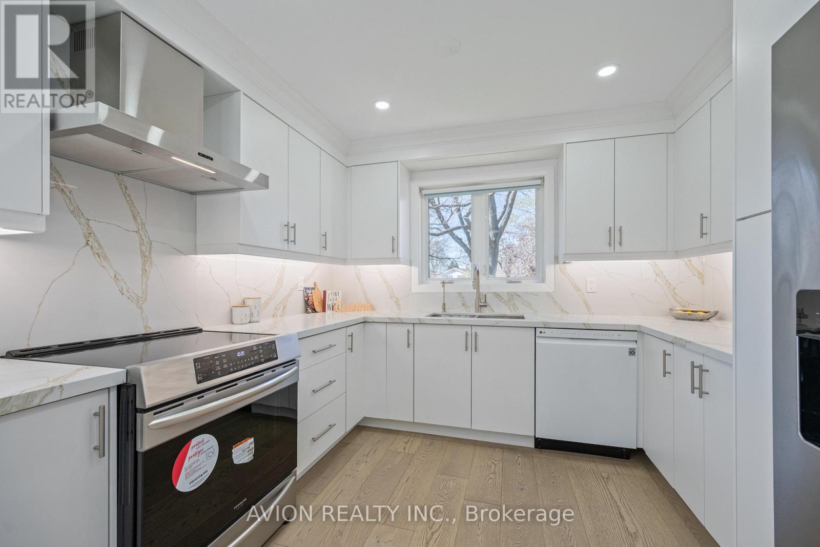 1397 Highgate Court, Oakville, Ontario  L6H 2V4 - Photo 12 - W13100924