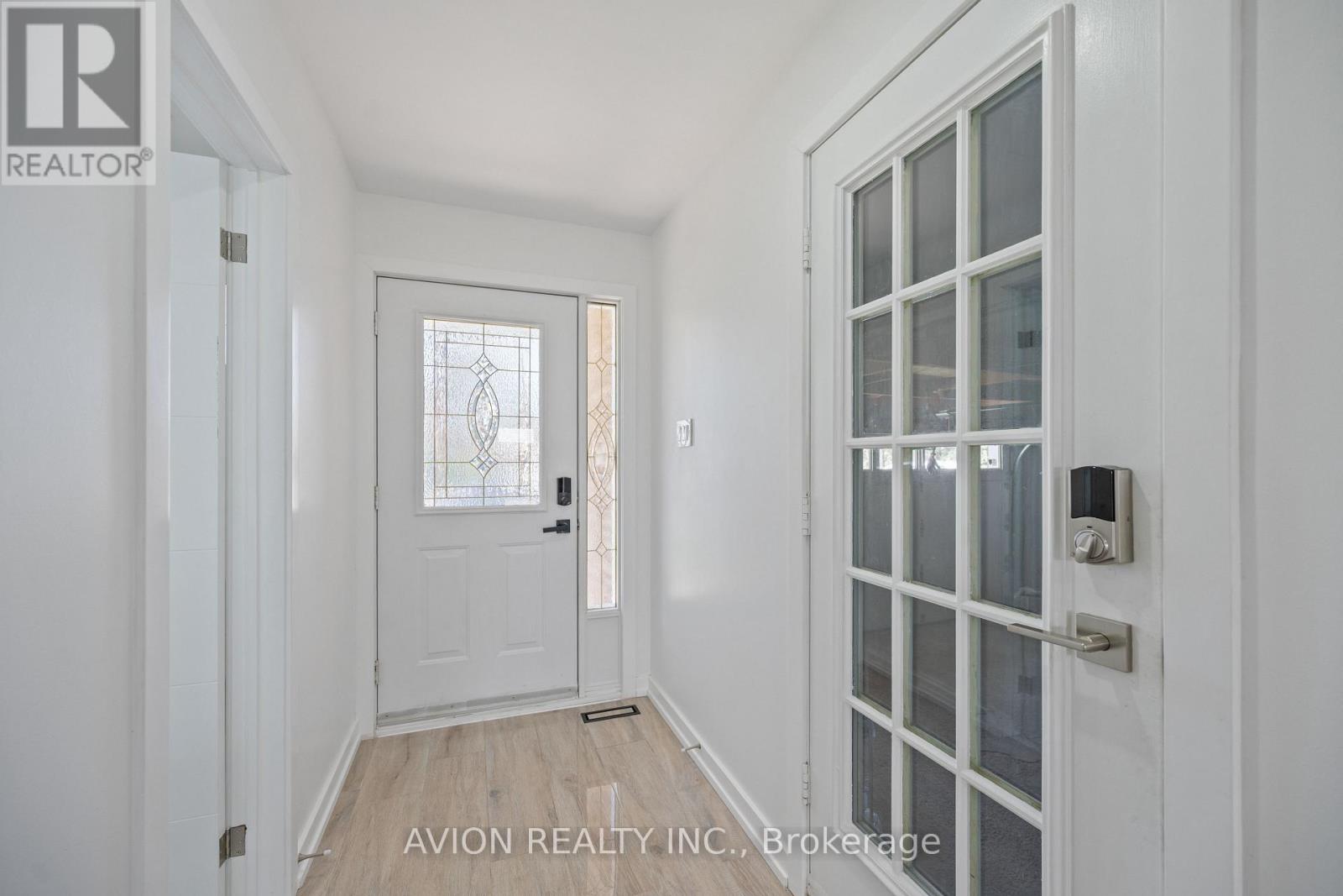 1397 Highgate Court, Oakville, Ontario  L6H 2V4 - Photo 2 - W13100924