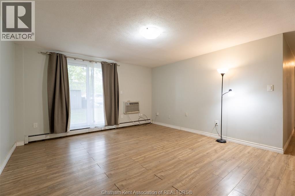 63 Baldoon Street, Chatham, Ontario  N7L 1E2 - Photo 4 - 26009918