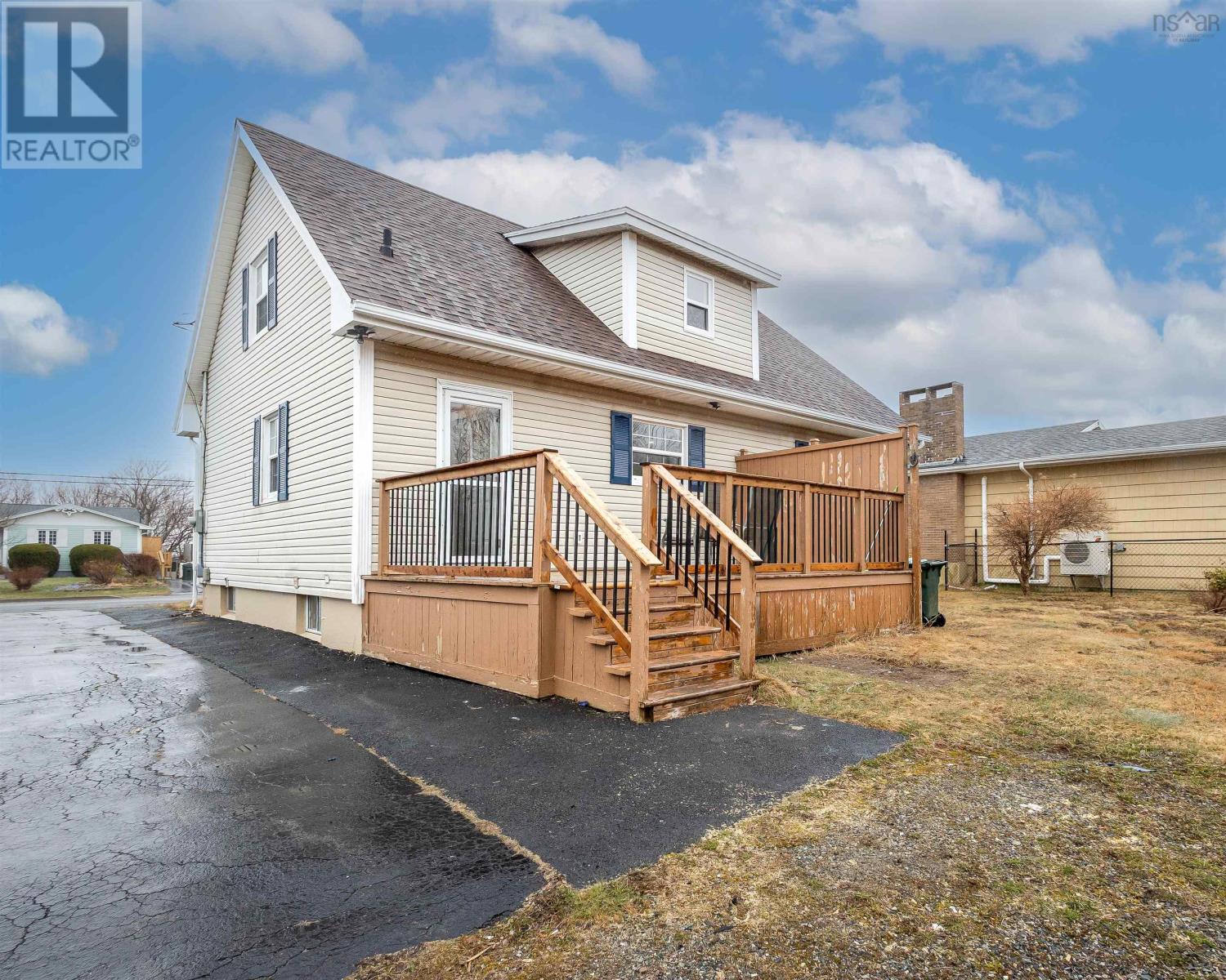 6 Turner Street, Glace Bay, Nova Scotia  B1A 5W4 - Photo 2 - 202610187