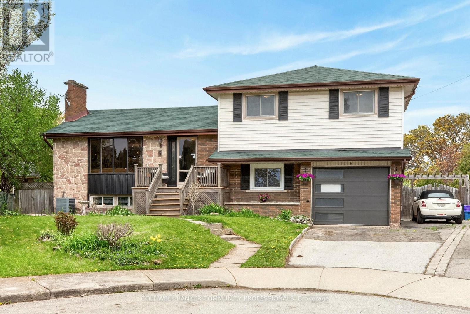 6 SEAGRAM PLACE, Hamilton, Ontario