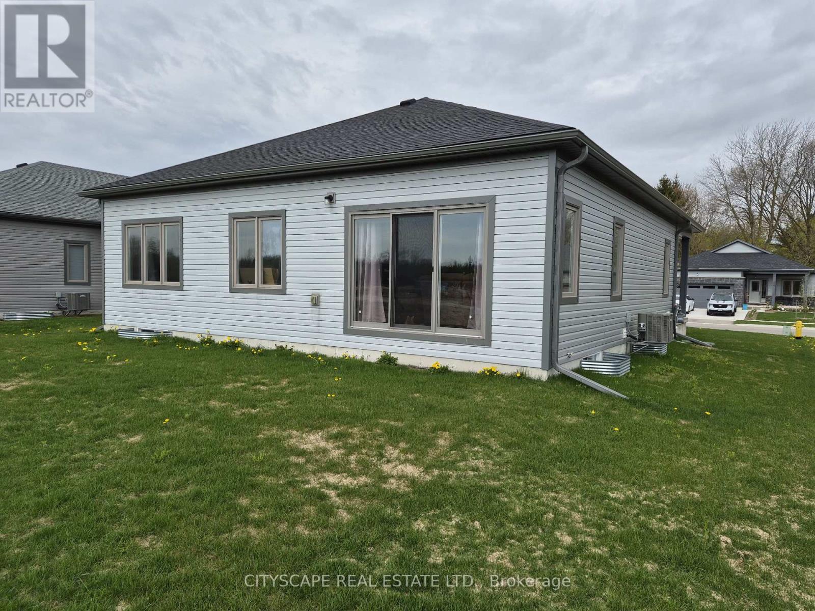 159 Ellen Street, North Perth, Ontario  N0G 1B0 - Photo 11 - X13100838