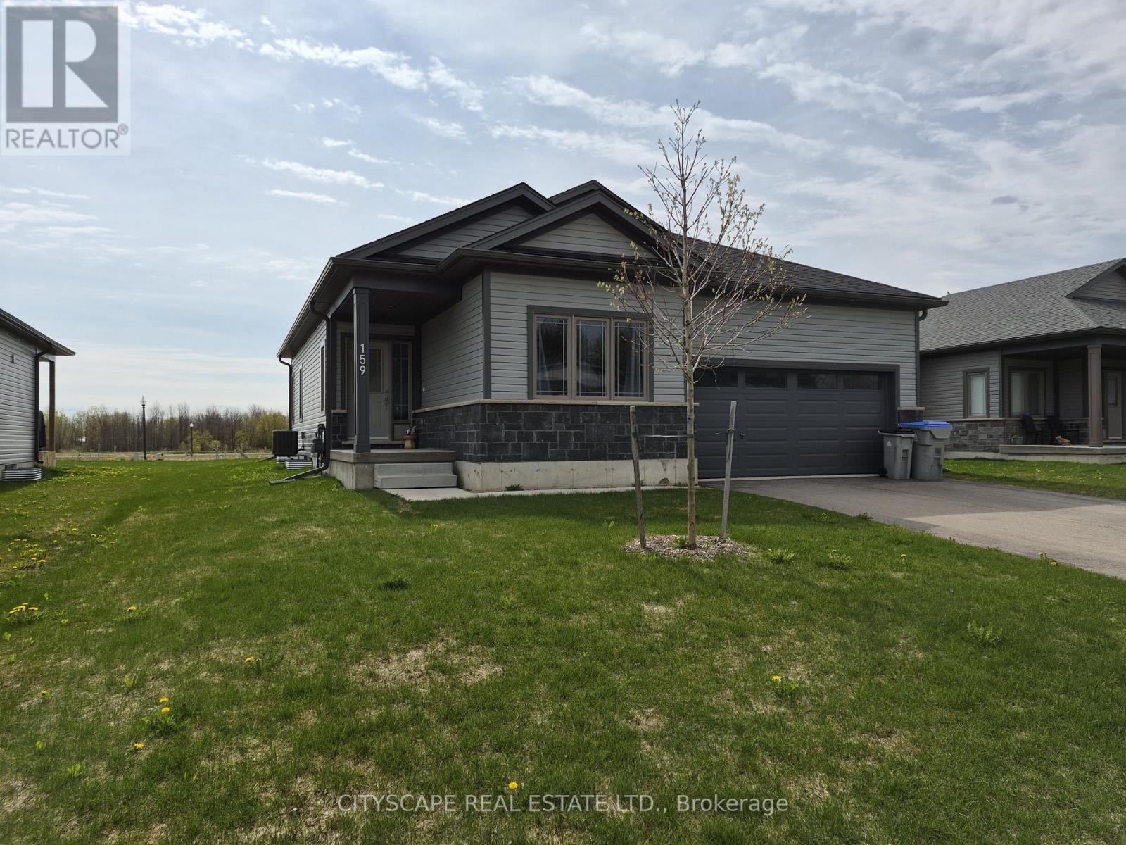 159 Ellen Street, North Perth, Ontario  N0G 1B0 - Photo 2 - X13100838