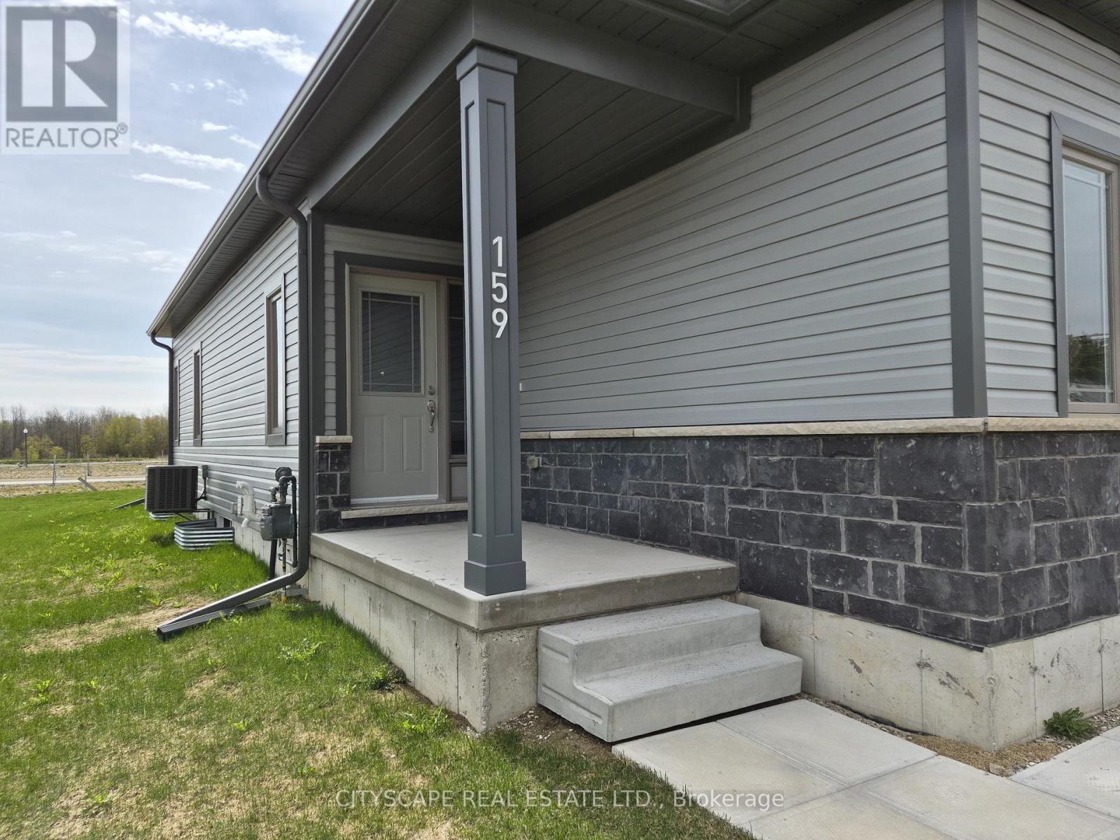 159 Ellen Street, North Perth, Ontario  N0G 1B0 - Photo 3 - X13100838