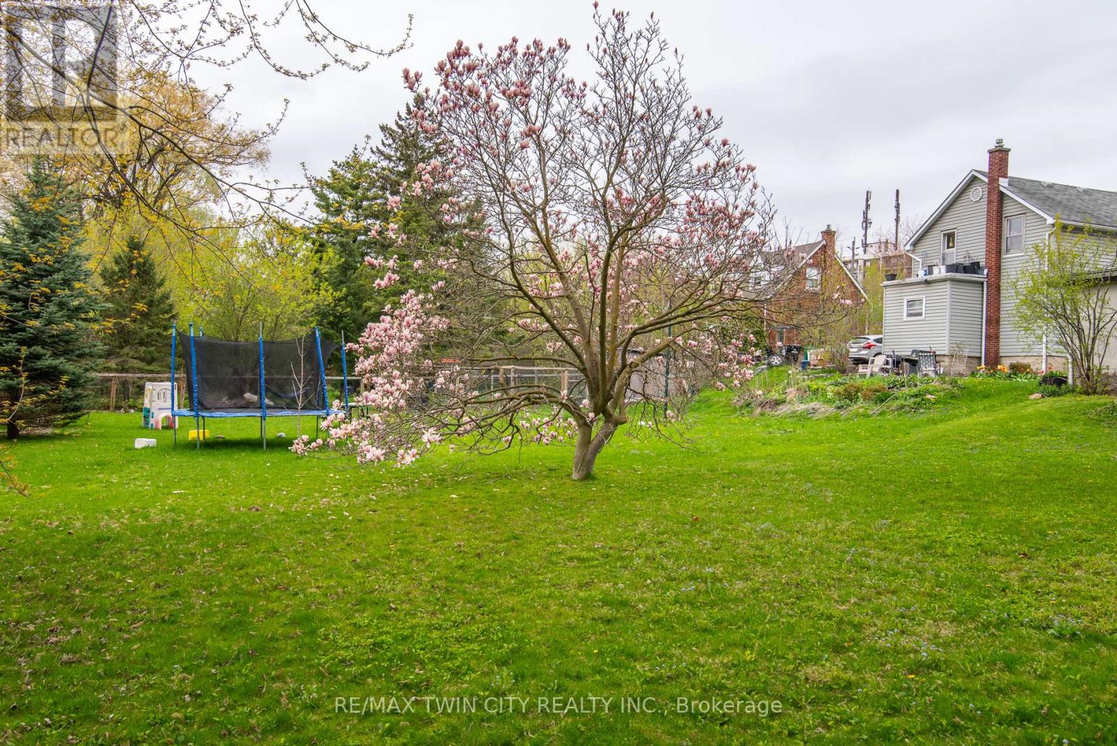 143 Bridgeport Road E, Waterloo, Ontario  N2J 2K3 - Photo 12 - X13100936