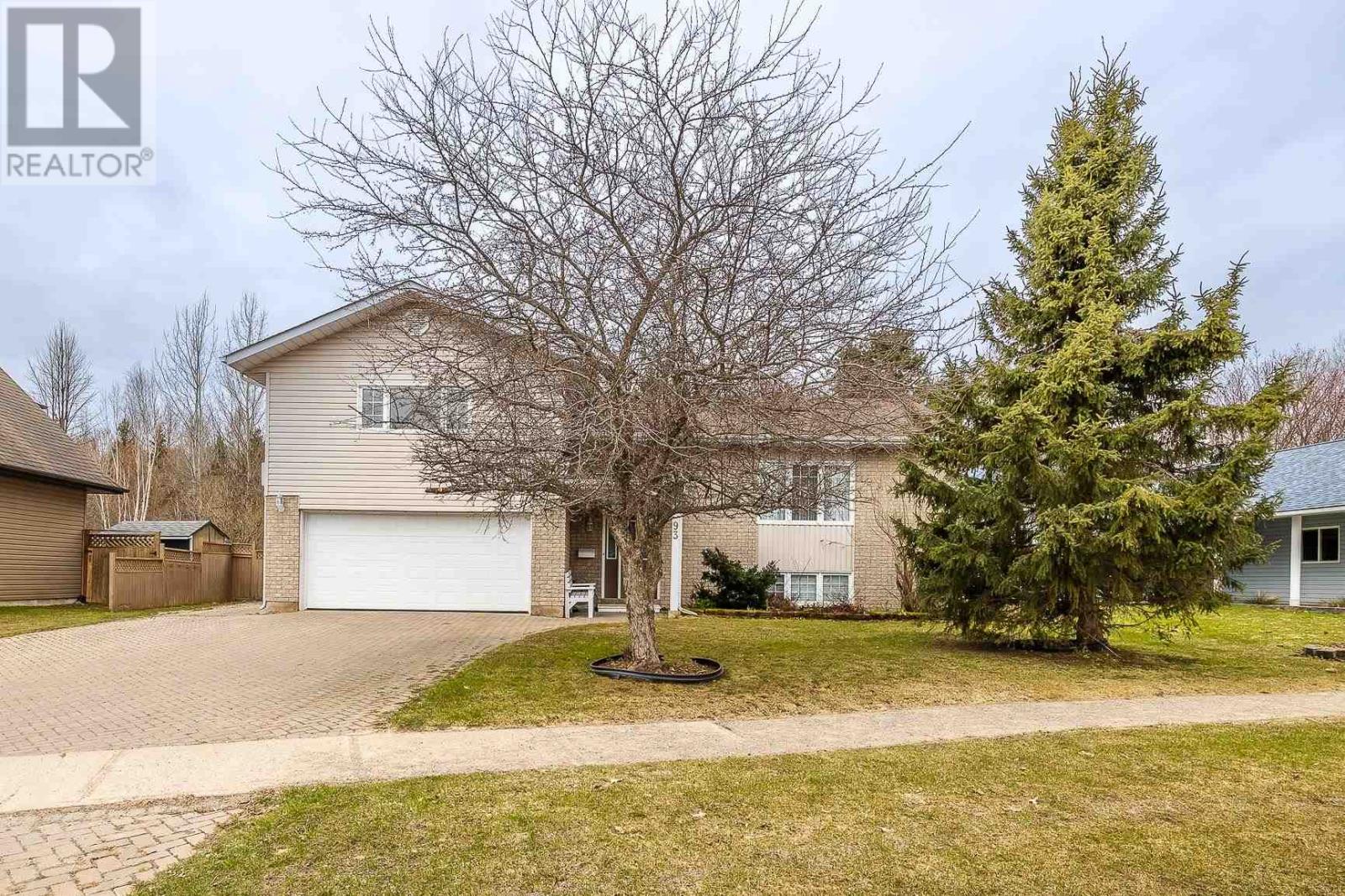 93 Queensgate BLVD, Sault Ste. Marie, Ontario
