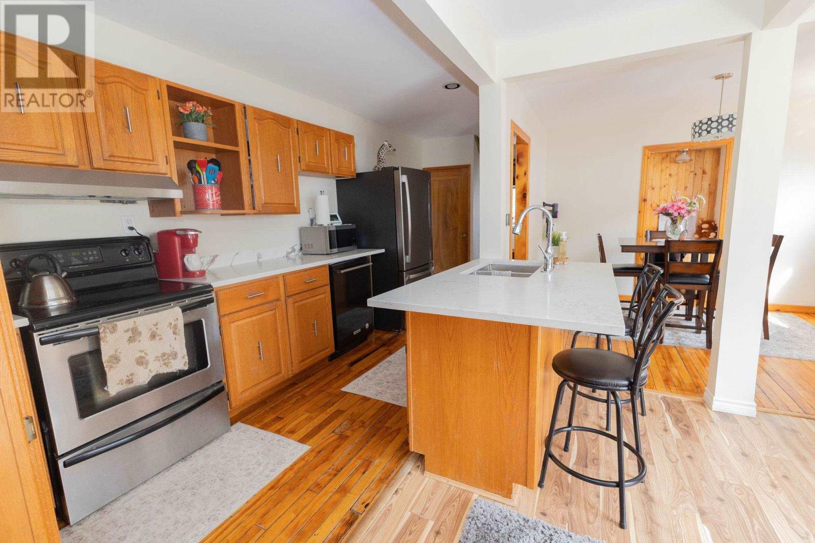 75 Walnut St, Sault Ste. Marie, Ontario  P6B 2E4 - Photo 12 - SM260923