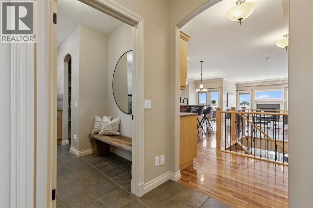 40 Sunset Close, Cochrane, Alberta  T4C 0B3 - Photo 4 - A2309100