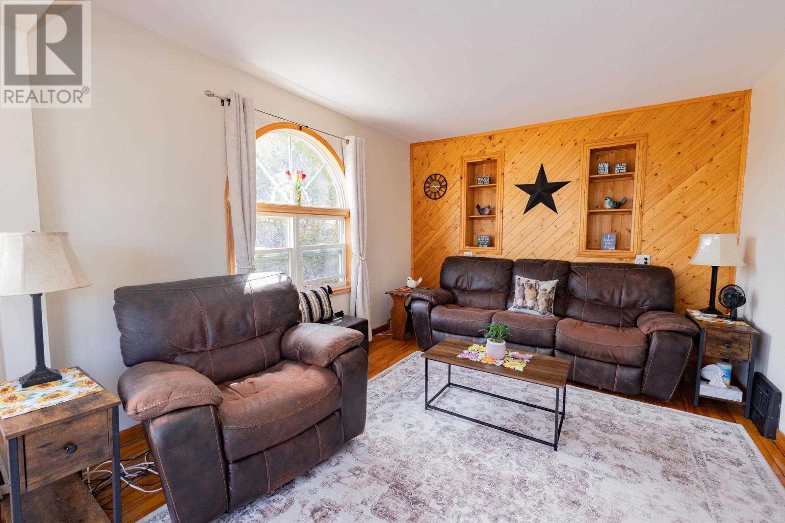 75 Walnut St, Sault Ste. Marie, Ontario  P6B 2E4 - Photo 17 - SM260923