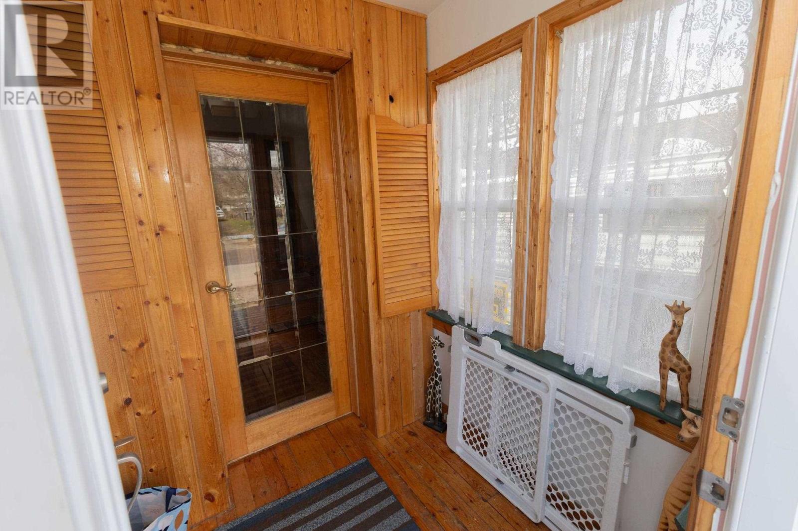 75 Walnut St, Sault Ste. Marie, Ontario  P6B 2E4 - Photo 9 - SM260923