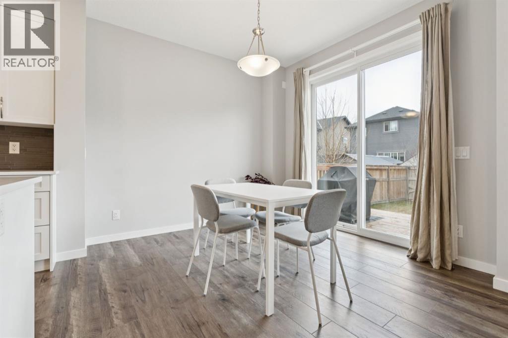 107 Sundown View, Cochrane, Alberta  T4C 2N9 - Photo 10 - A2303657