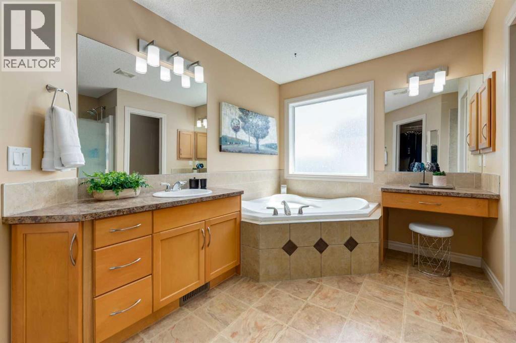 195 Willowmere Close, Chestermere, Alberta  T1X 1S2 - Photo 24 - A2309056