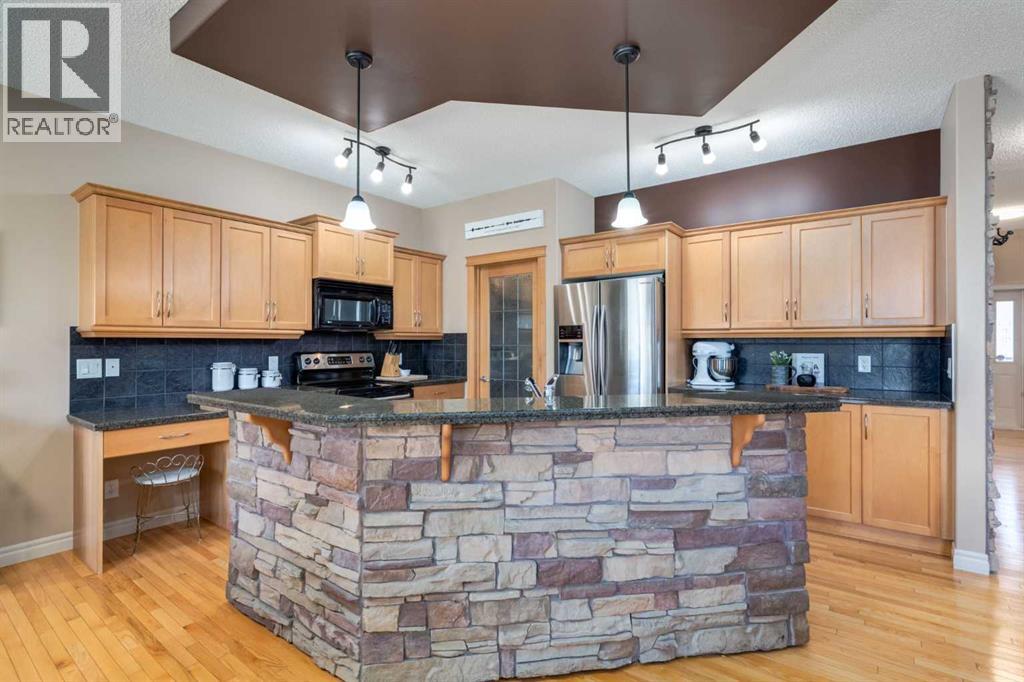 195 Willowmere Close, Chestermere, Alberta  T1X 1S2 - Photo 9 - A2309056