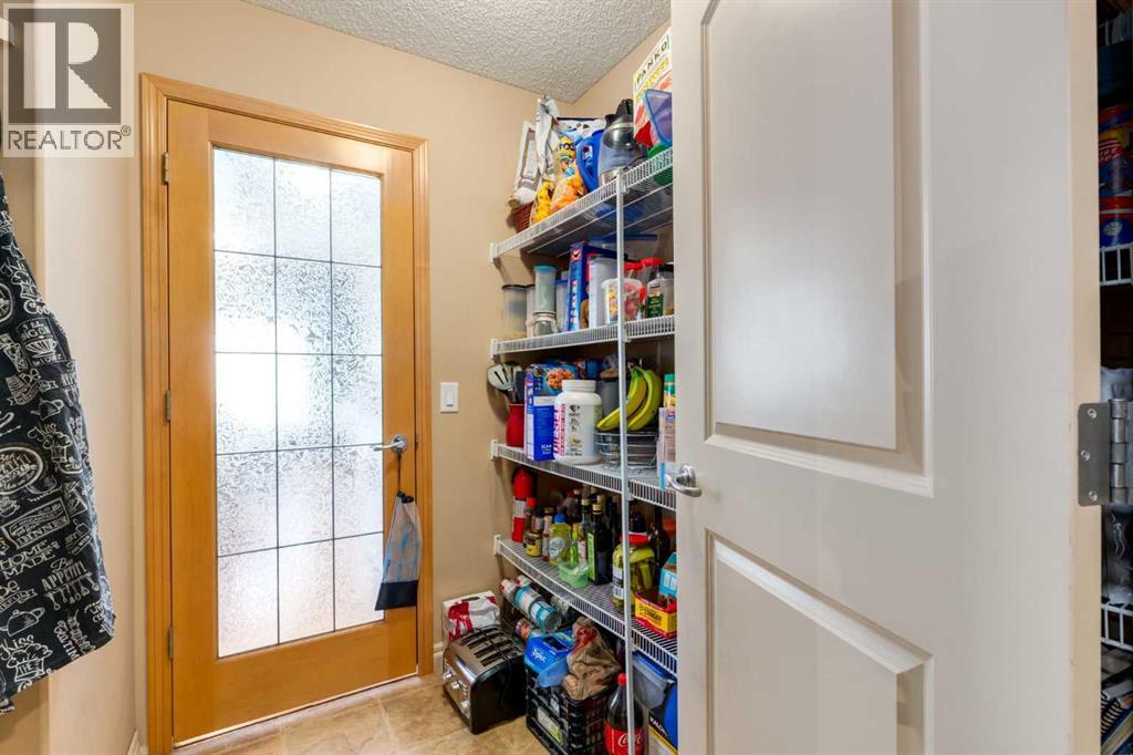195 Willowmere Close, Chestermere, Alberta  T1X 1S2 - Photo 12 - A2309056