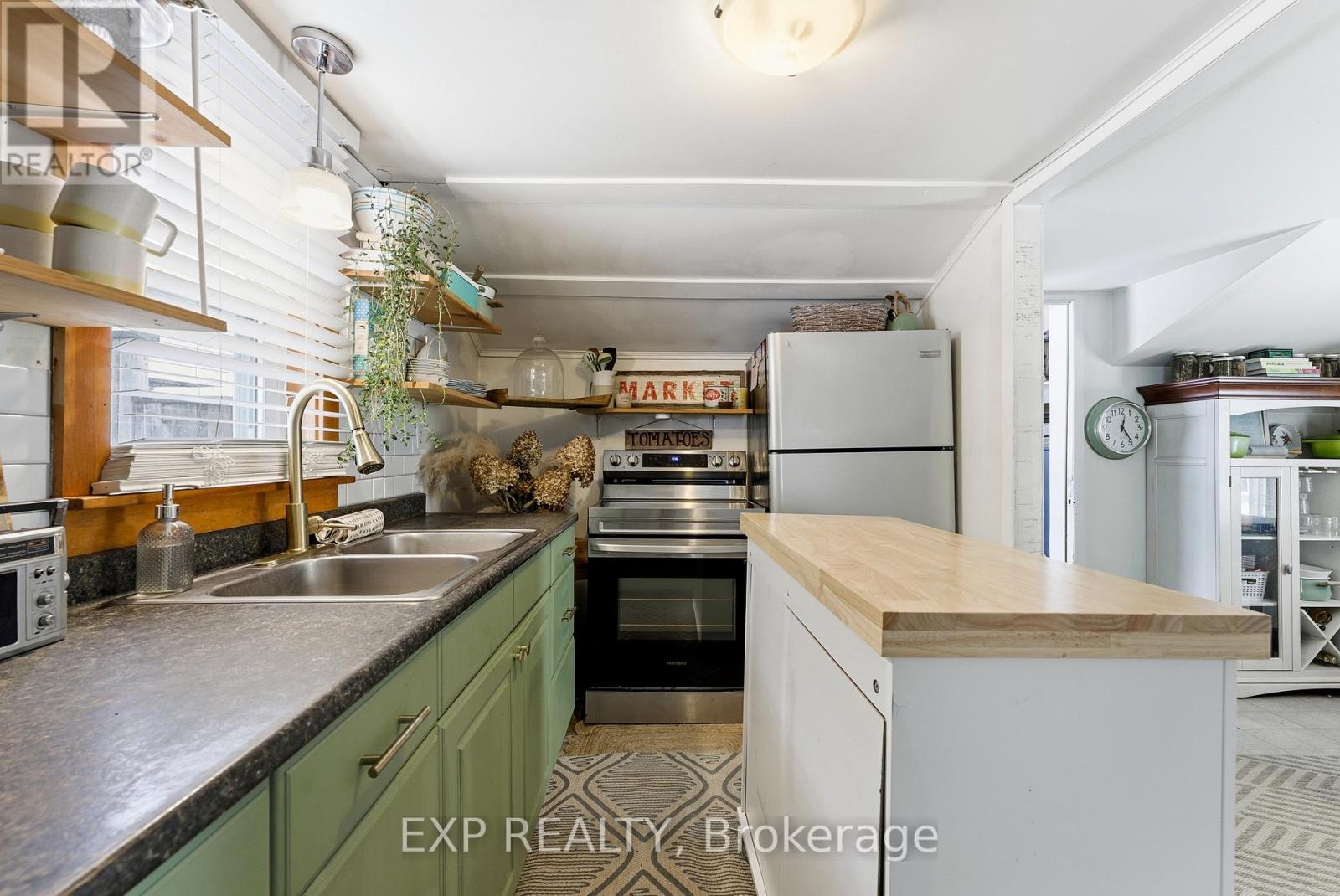 41 Lake Street, Prince Edward County, Ontario  K0K 2T0 - Photo 7 - X12684368