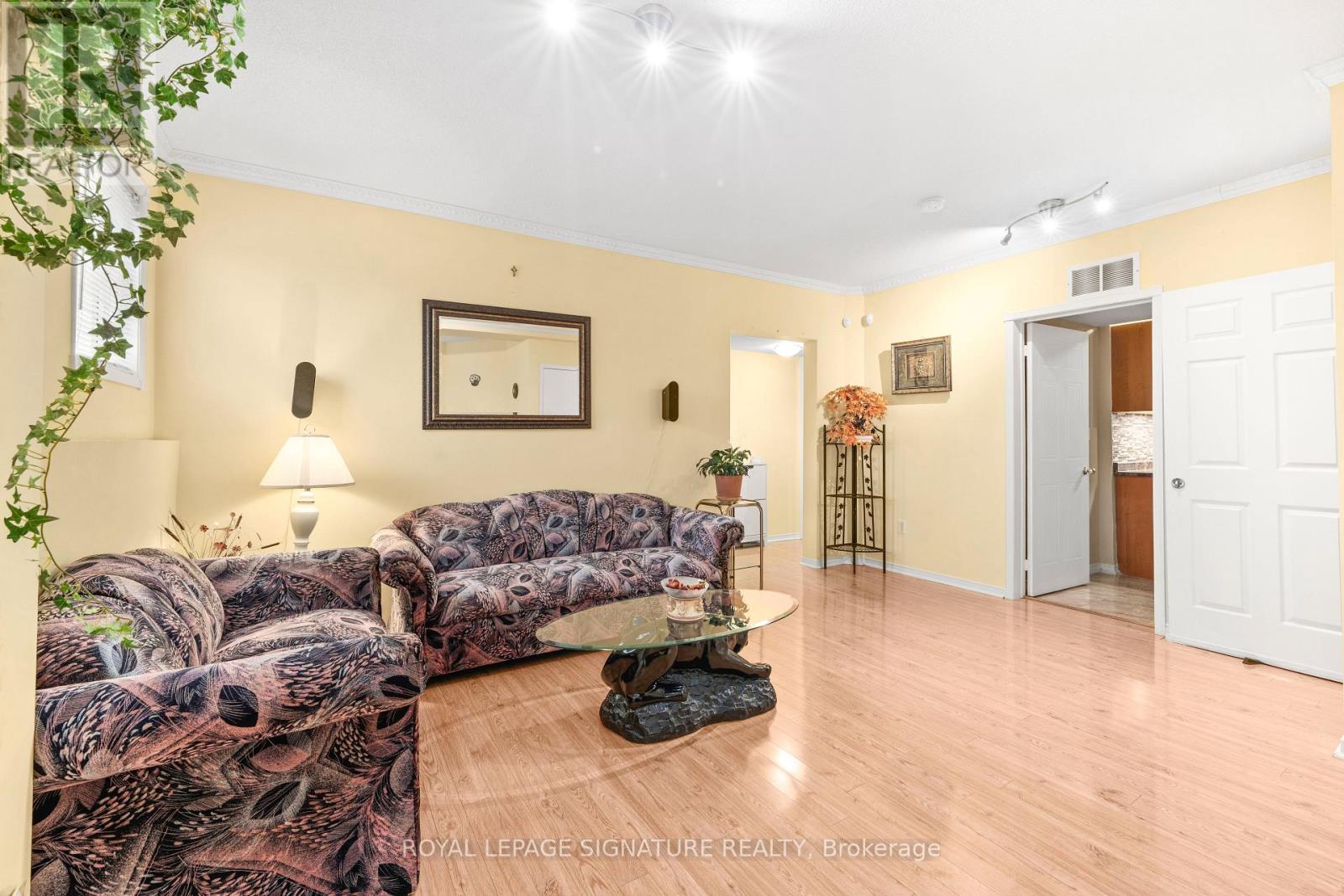 687 Twain Avenue, Mississauga, Ontario  L5W 1K7 - Photo 26 - W13078634