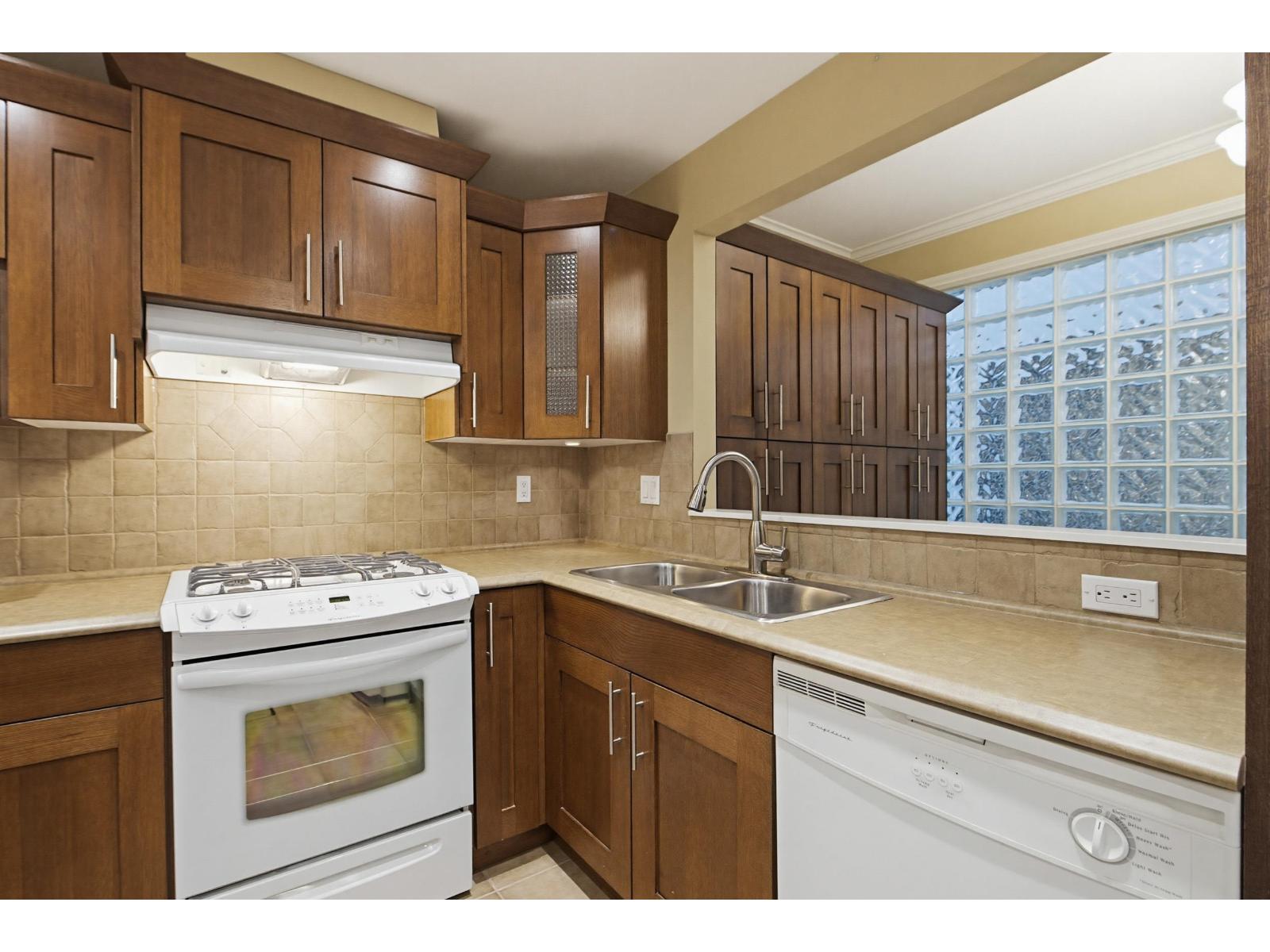 203 15357 17a Avenue, Surrey, British Columbia  V4A 1V4 - Photo 17 - R3118624