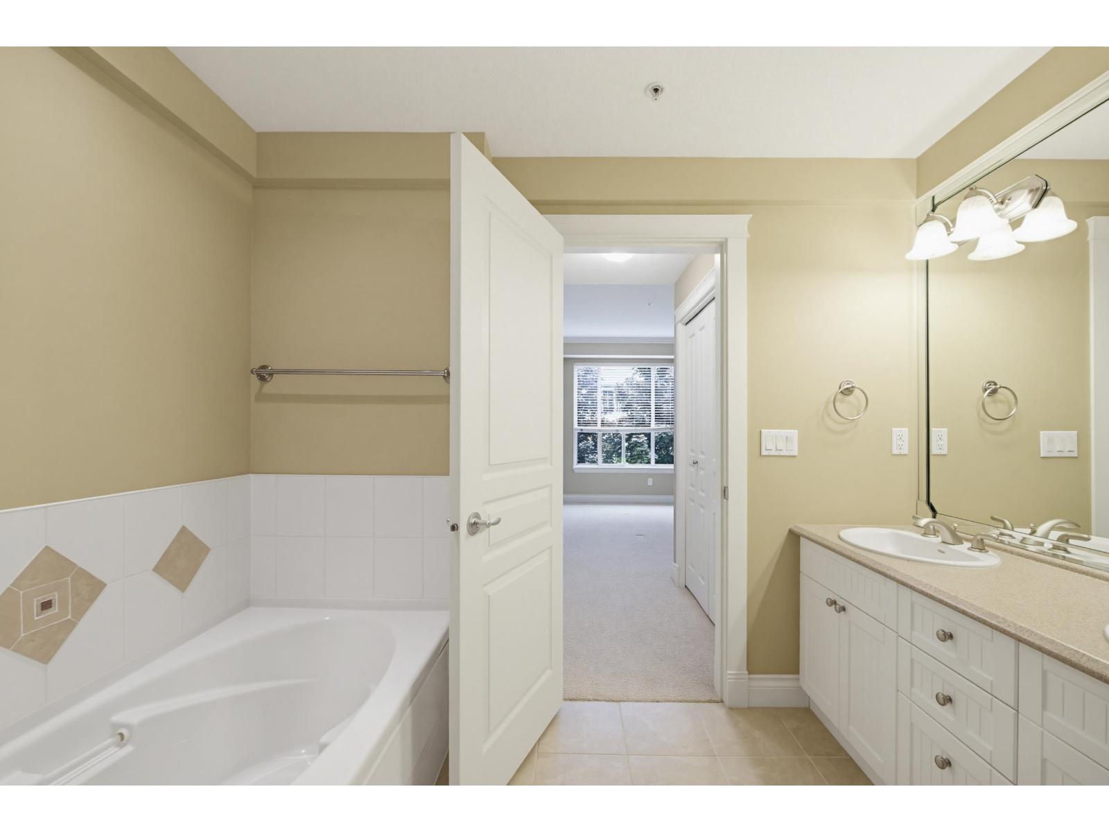 203 15357 17a Avenue, Surrey, British Columbia  V4A 1V4 - Photo 26 - R3118624
