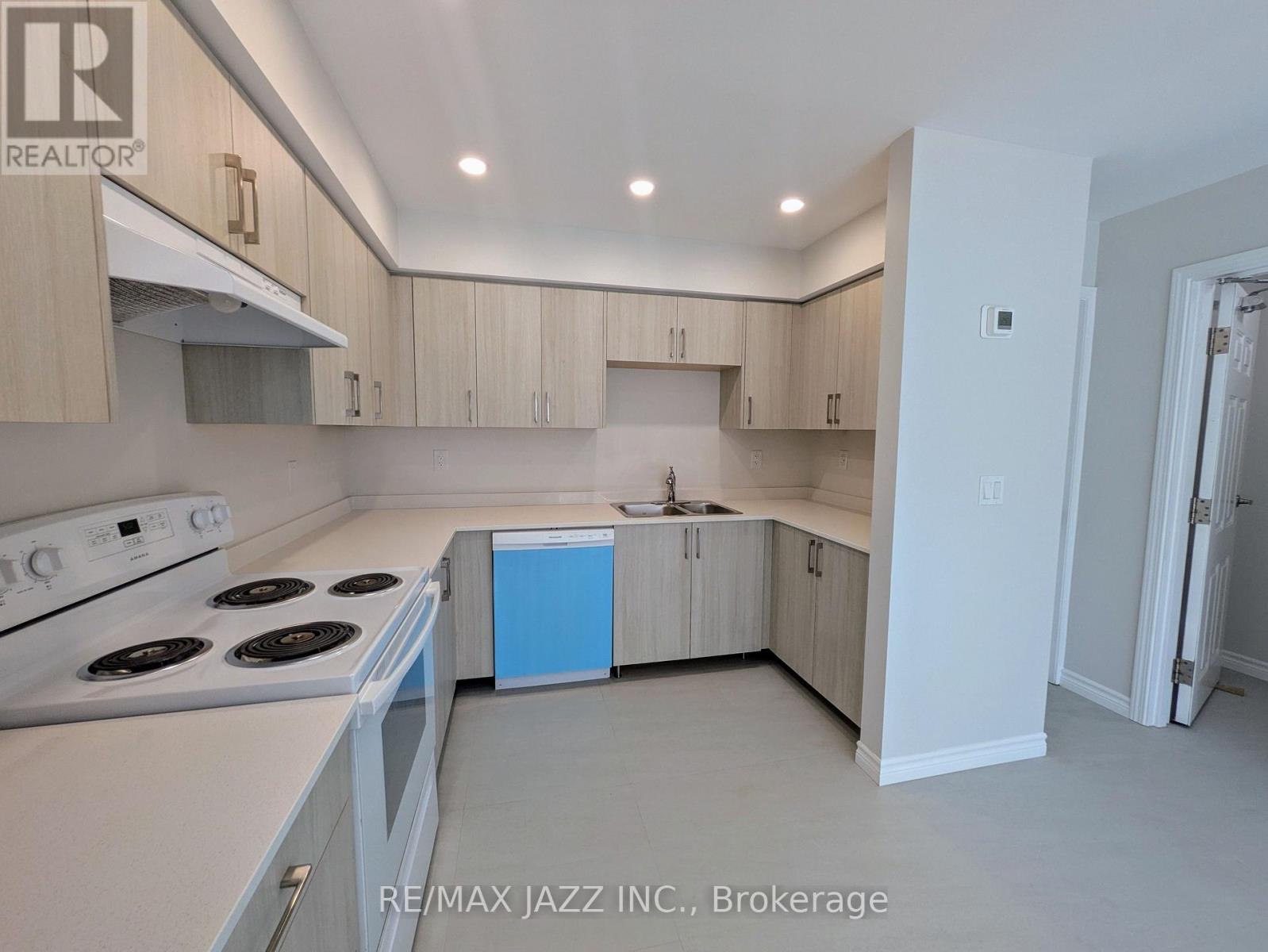 202 - 770 King Street E, Oshawa, Ontario  L1H 1G9 - Photo 8 - E13100970