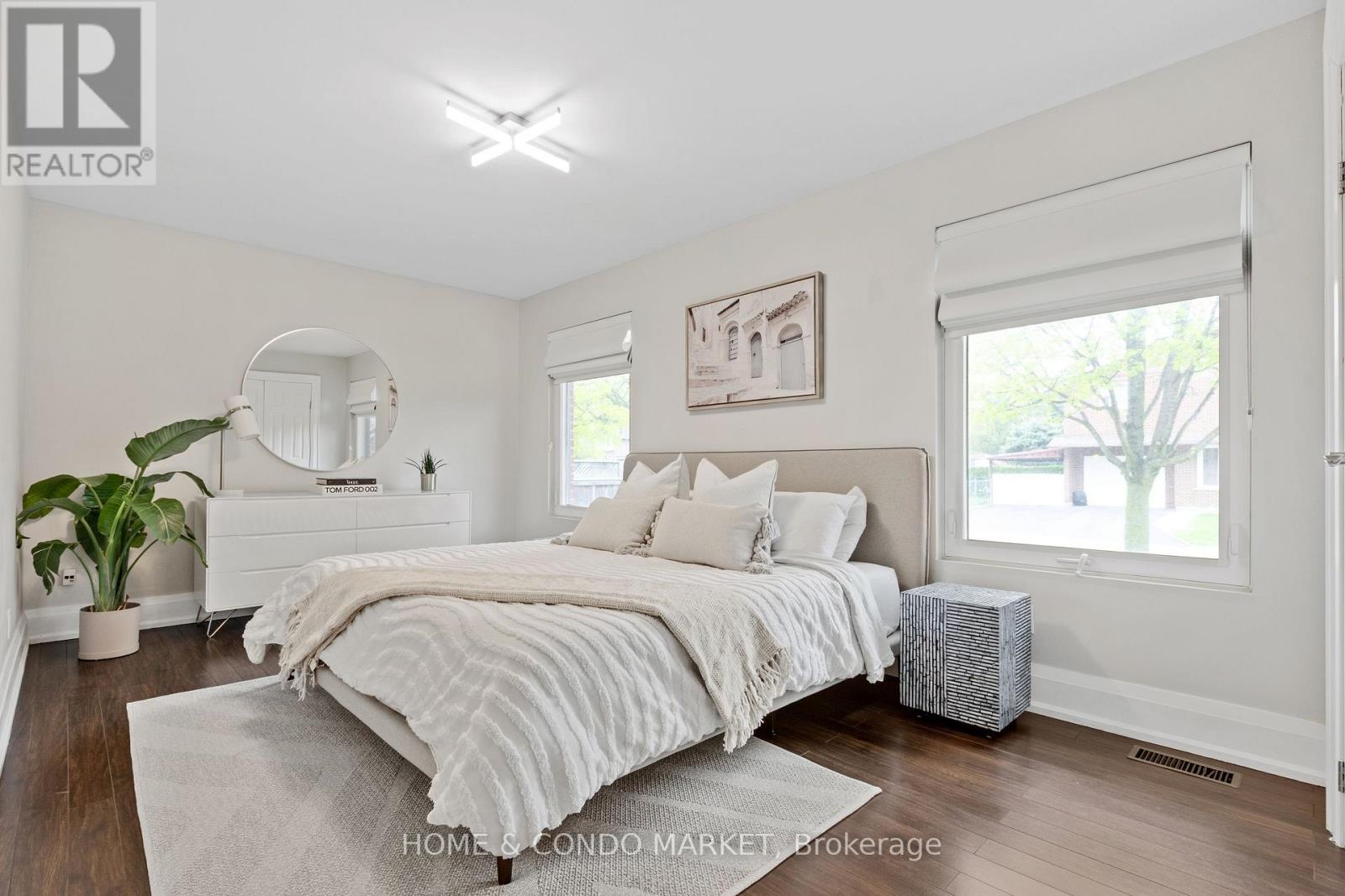 1392 Northmount Avenue, Mississauga, Ontario  L5E 1Y5 - Photo 18 - W13099568