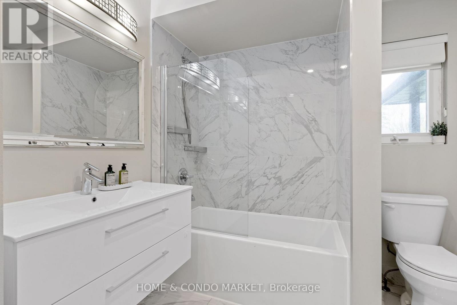 1392 Northmount Avenue, Mississauga, Ontario  L5E 1Y5 - Photo 20 - W13099568