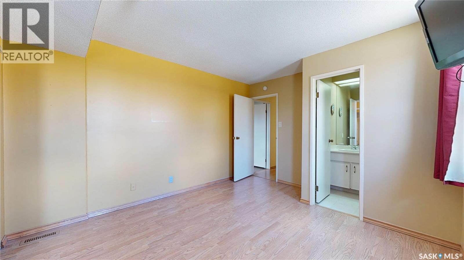 4766 Queen Street, Regina, Saskatchewan  S4S 6G7 - Photo 16 - SK035336